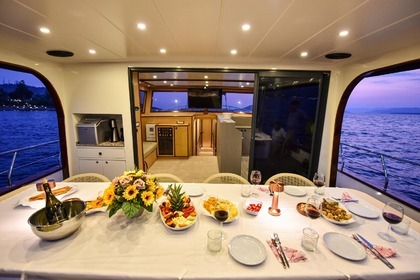 Hyra båt Guletbåt Custom built gulet with capacity of 8 people 2025 Fethiye