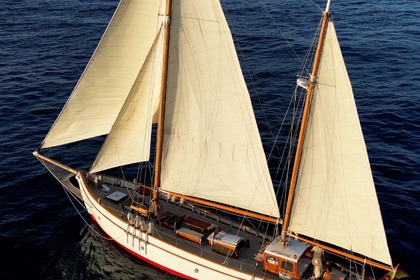 Charter Sailboat Iversen y Colin Archer Ketch Marconi Puerto de Sóller