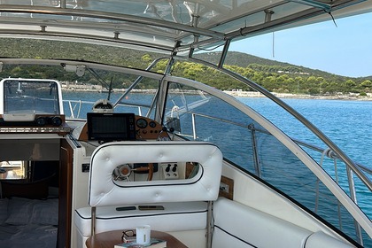 Charter Motorboat Poly Form Triakis C30 Umag
