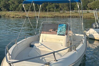 Charter Motorboat Ranier soverado Ksamil