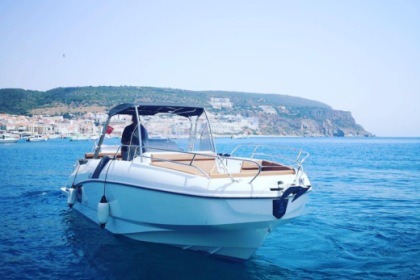 Alquiler Lancha Beneteau 8.8 Spacedeck Sesimbra