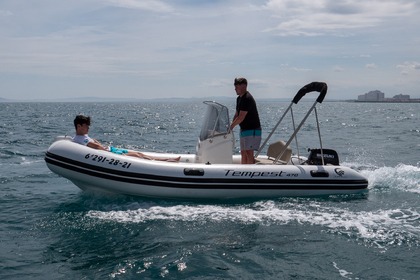 Miete Boot ohne Führerschein  Capelli Tempest 470 Roses