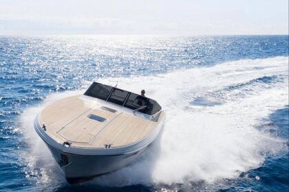 Charter Motorboat Itama Forty Saint-Tropez
