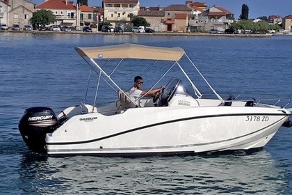 Location Bateau à moteur Quicksilver ⭐️⭐️⭐️OPEN ACTIV 555 115 CV parking gratuit !⭐⭐️⭐️ Palavas-les-Flots