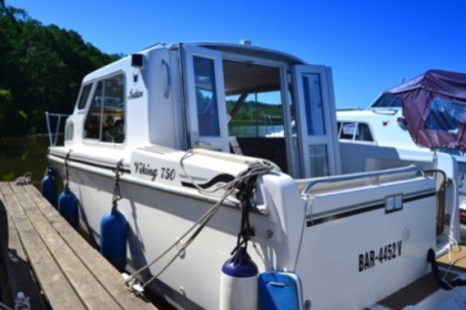 Noleggio Houseboat Custom Viking 750 Sedan Terra dei laghi del Meclemburgo