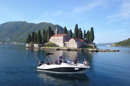 Hyra båt Motorbåt Quicksilver Activ 675 Open Kotor