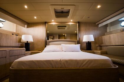 Location Bateau à moteur Mangusta 80 Puerto Banús, Marbella