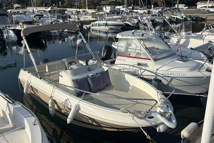 Rental Motorboat Jeanneau Cap Camarat 505 Saint-Raphaël