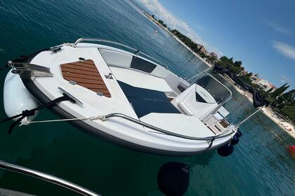 Miete Motorboot Orizzonti Nautilus 670 Crikvenica