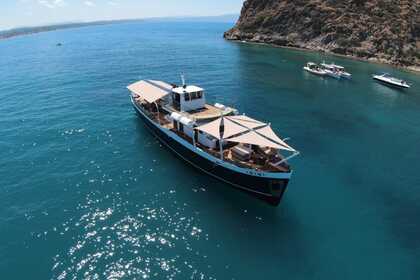 Miete Motoryacht Custom made Custom Chania