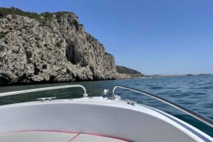 Location Bateau sans permis  Voraz 4.50 open Castelldefels