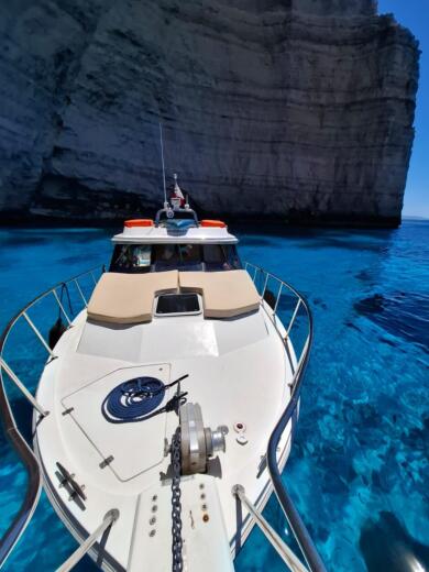 Motorboat Bayliner 3288 Boat design plan