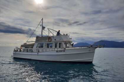 Charter Motorboat Grand Banks Classic 42 La Spezia