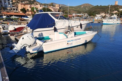 Noleggio Barca a motore Squalo Junior Marina di Camerota