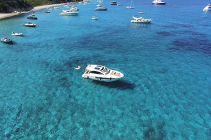 Noleggio Barca a motore Beneteau GT 38 Marsiglia