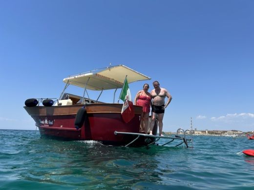 Taranto Motorboat Taranto Boat Gozzo Sorrentino alt tag text