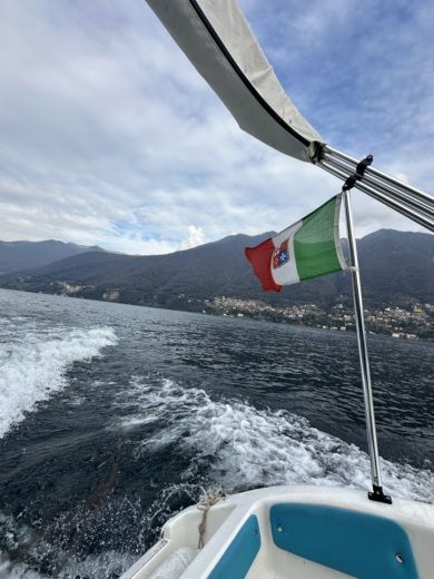 Lake Como Without license Marino Atom 450 alt tag text