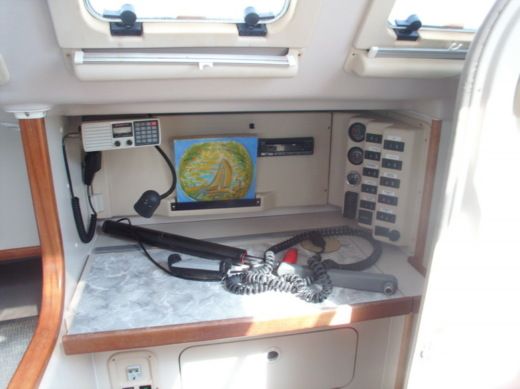 Sailboat DEHLER DEHLER 34 Boat layout