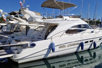 Noleggio Yacht Sealine F42/5 Antibes