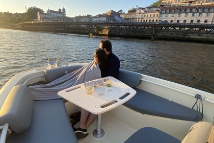 Aluguel Lancha Invictus HX 200 Porto