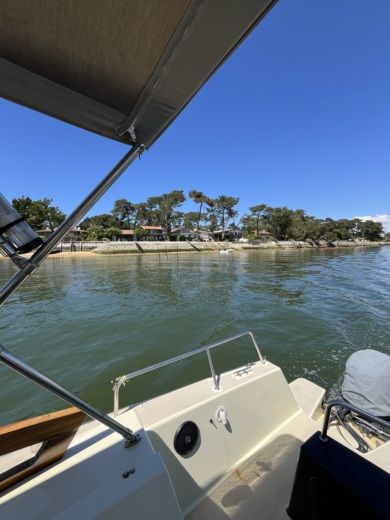 Arcachon Motorboat DR yacht Wasabi alt tag text