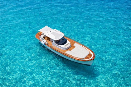 Hire Motorboat Mimi 9.5 Sorrento