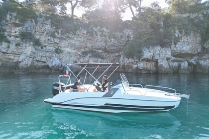 Charter Motorboat Beneteau Flyer 6.6 sundeck Antibes