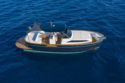 Location Bateau à moteur Apreamare Gozzo 35 Sorrente