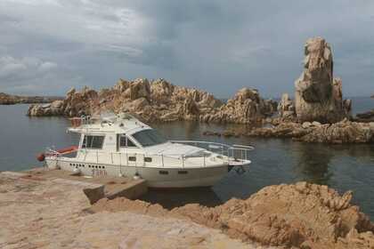 Noleggio Barca a motore RAFFAELLI TYPHOON La Maddalena