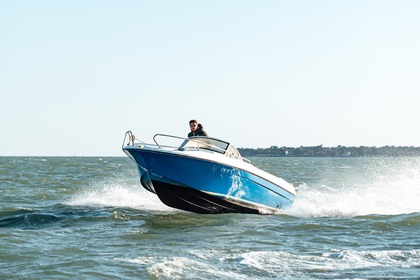 Charter Motorboat Beneteau Ombrine 630 Arcachon