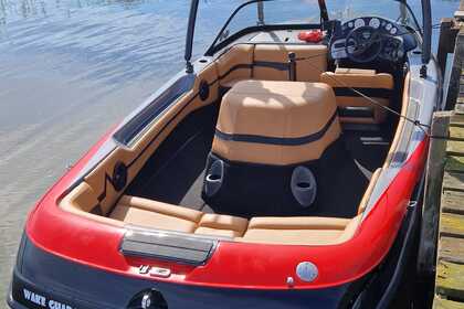Hire Motorboat Correct Craft Ski nautique 196 310cv Étang de Cazaux et de Sanguinet