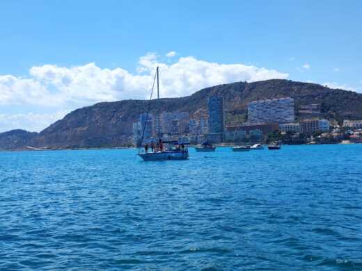 Alicante (Alacant) Motorboat Doqueve 360 11 metros alt tag text