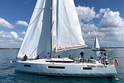 Rental Sailboat Jeanneau Sun Odyssey 440 Rome