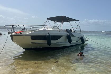 Hire Motorboat Beneteau Flyer 7.7 Le Gosier
