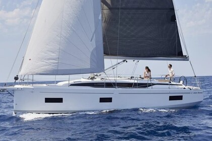 Charter Sailboat  Bavaria C38 Cogolin