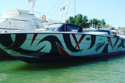 Verhuur Motorboot Cigarette Racing Apache San Remo