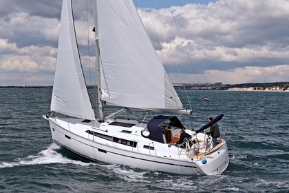 Rental Sailboat BAVARIA 37 CRUISER Sukošan