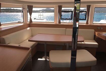 Hire Catamaran  Lagoon 42 Pointe-a-Pitre
