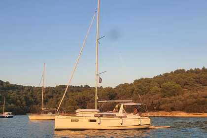 Rental Sailboat BENETEAU OCEANIS 35.1 Sukošan