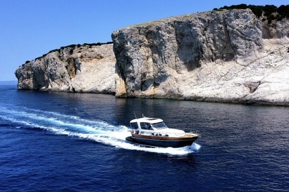 Rental Motorboat Apreamare 100 Sorrento
