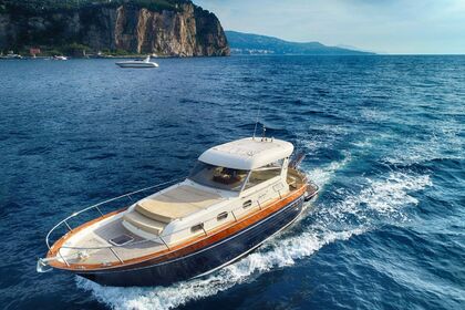 Verhuur Motorboot Apreamare Aprea 38 semicabin Capri
