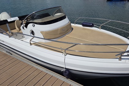 Location Bateau à moteur ranieri shadow 20 sundeck Port Camargue