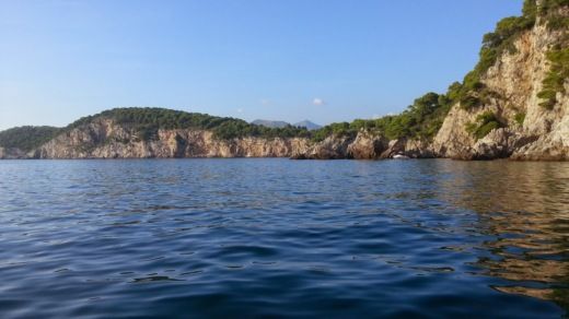 Dubrovnik Motorboat Sea Ray Sunsport 240 alt tag text