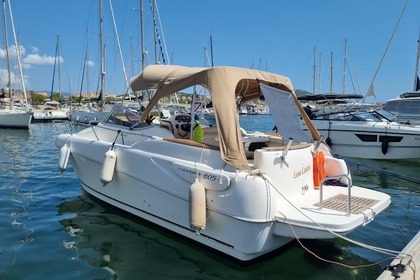 Location Bateau à moteur Jeanneau Leader 805 Le Lavandou