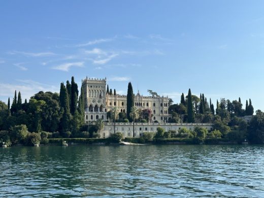 Lake Garda Motorboat Navetta 17 mt alt tag text