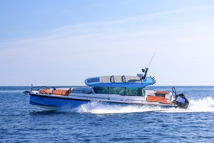 Charter Motorboat Axopar 37XC Cross Cabin Laurium