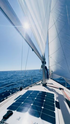 Quiberon Sailboat Bénéteau First 25 alt tag text