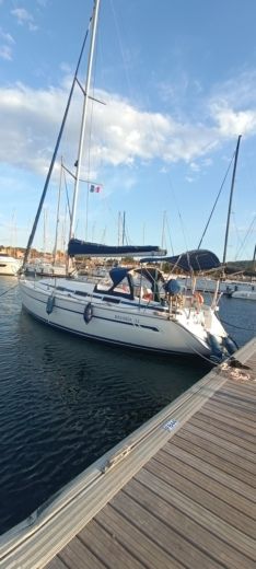 Embiez Island Sailboat Bavaria Bavaria 32 Cruiser alt tag text