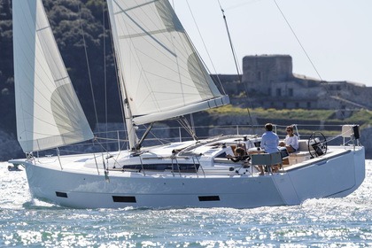 Charter Sailboat  Dufour 430 Lefkada