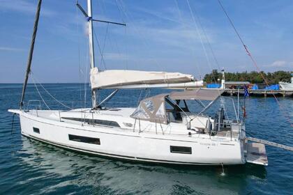 Rental Sailboat Beneteau Oceanis 46.1 Alimos